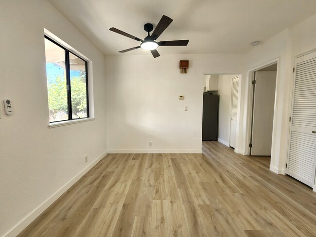 Building Photo - Newly Remodeled Duplex in Palo Alto Availa...