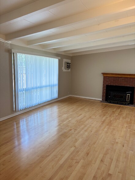 Building Photo - 2528 Rose Way