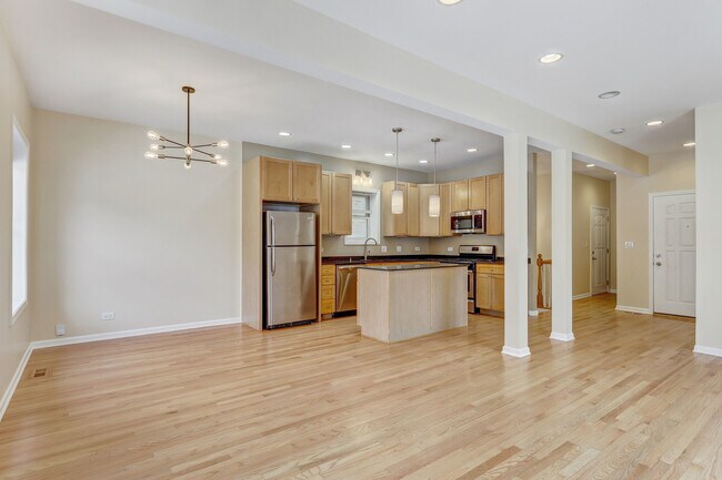 Building Photo - 2751 N Campbell Ave