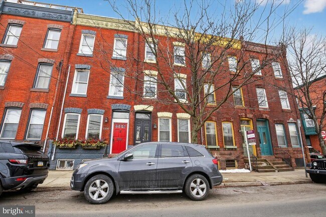 Building Photo - 2322 Poplar St