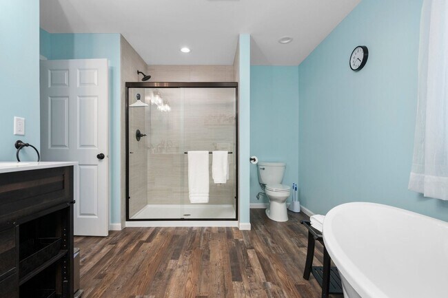 Building Photo - Tranquil Waters - Furnished Monthly Rental