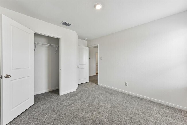 Building Photo - 235 Surrey Oaks