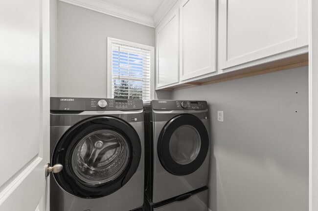 Building Photo - BEAUTIFUL Home For Rent in Epperson Lagoon!