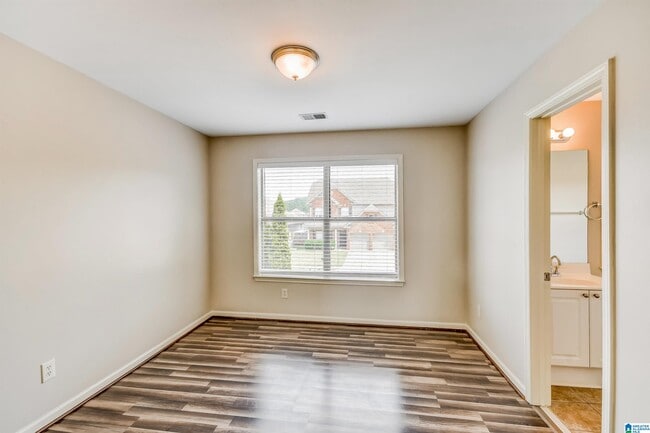 Building Photo - 2212 Rushton Ln