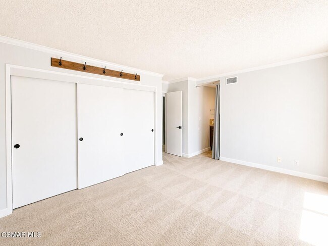 Building Photo - 3271 Rosehill Cir