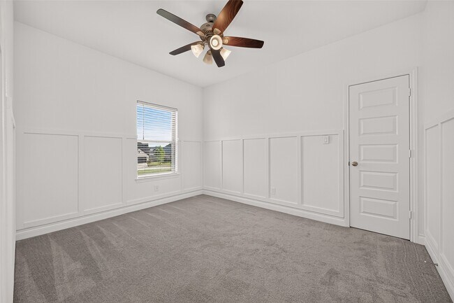 Building Photo - 25109 Pinebrook Grove Ln
