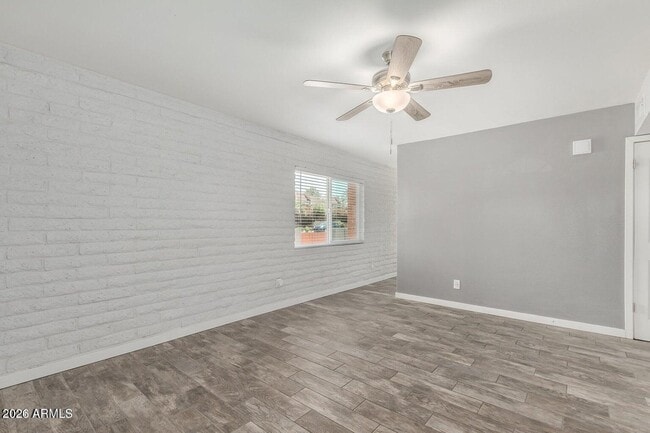Building Photo - 1118 S McClintock Dr