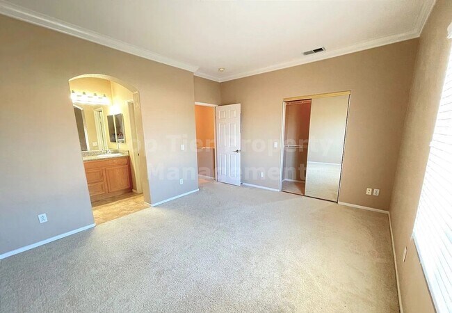 Building Photo - ***Gorgeous 2 bed / 2.5 bath / 1,202 sqft Townhome in Carmel Valley - Available 10/25***