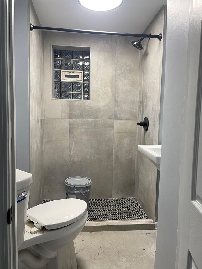 Building Photo - 7840 S Saginaw Ave