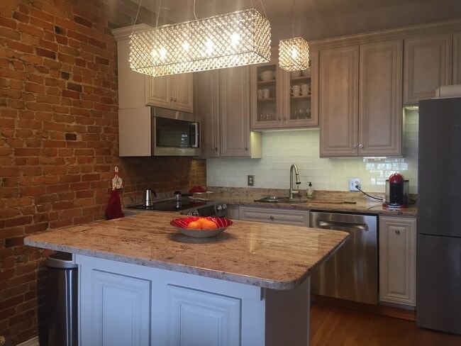 Primary Photo - 53 M St