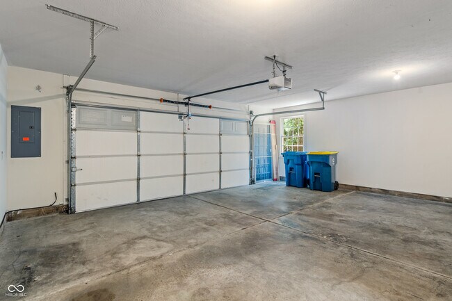 Building Photo - 12735 Edgemont Way