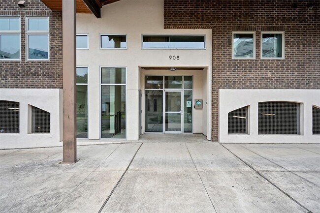 Building Photo - 908 Nueces St