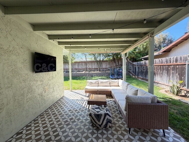 Building Photo - 849 Loganberry Ct