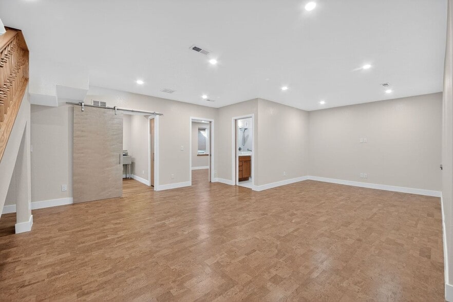 Building Photo - 2809 W 52nd Ave