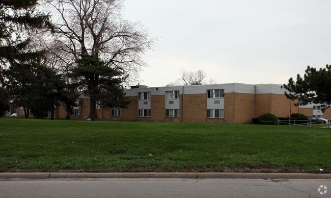 Building Photo - Pinewood Place