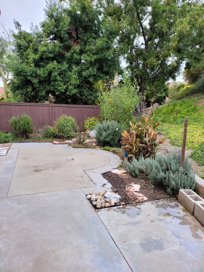 Building Photo - $3700.00 Rancho Bernardo 3 bdrm 2 bath 1450 sq ft House, Pool & Clubhouse