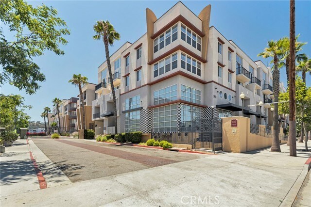 Building Photo - 360 W Ave 26
