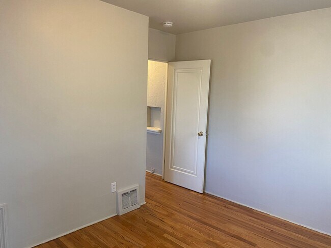 Building Photo - Central Park Home For Rent