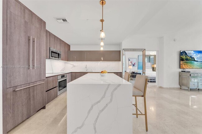 Building Photo - 88 SW 7th St