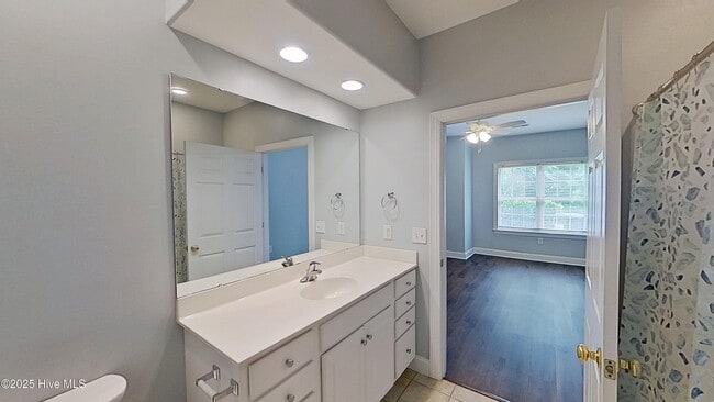 Building Photo - 620 Elfin Ct