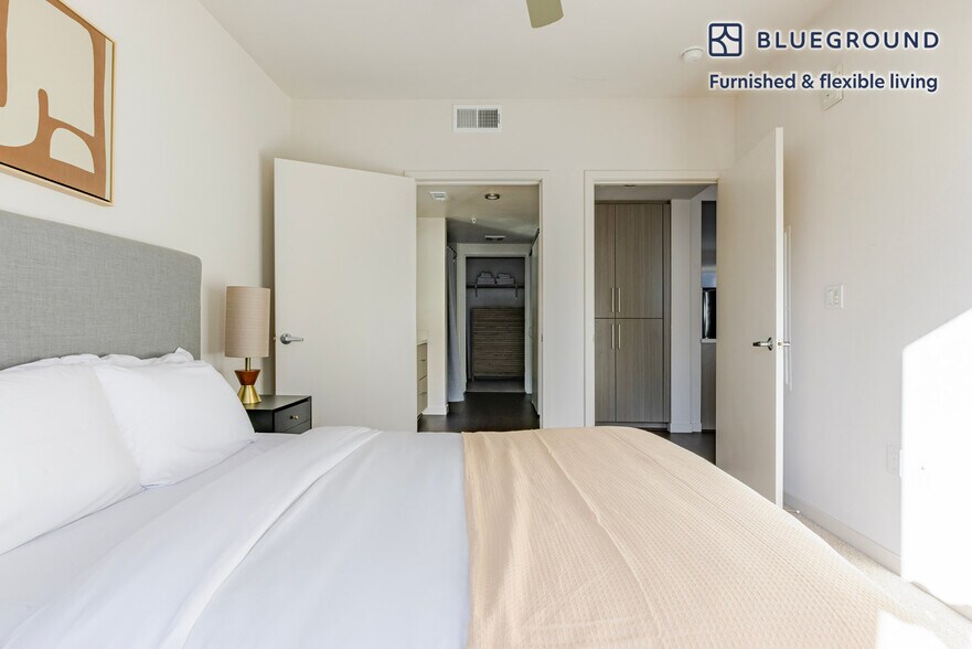 Building Photo - 650 E Capitol Ave