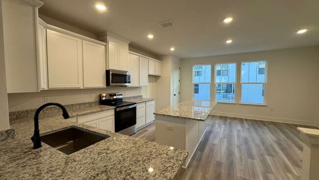 Building Photo - 15244 Groveside Rd