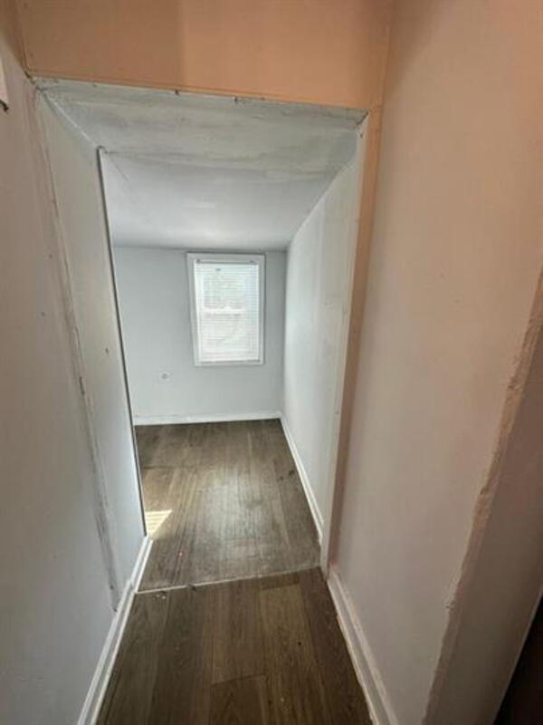 Building Photo - 5038 Westbrook Rd