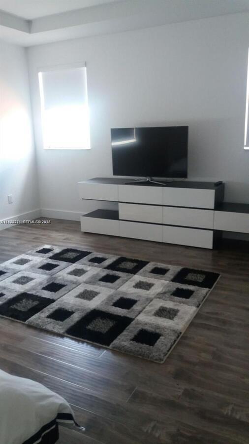 Building Photo - 7903 NW 111th Ct