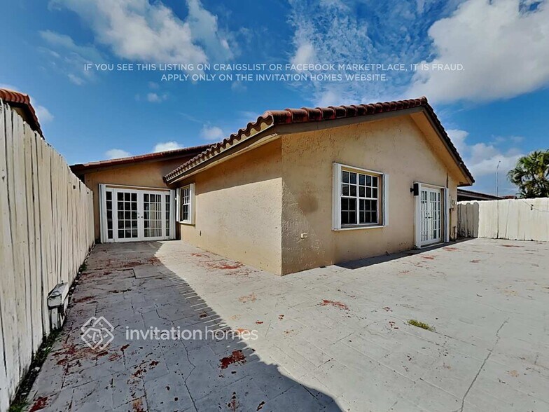 Building Photo - 1747 SW 136th Pl
