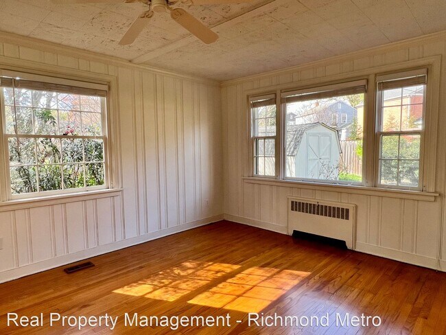 Building Photo - 3 br, 1.5 bath House - 6202 Dustin Drive