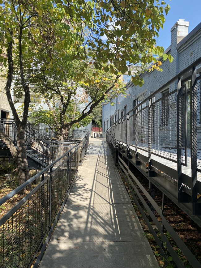 Building Photo - 350 W Pierpont Ave