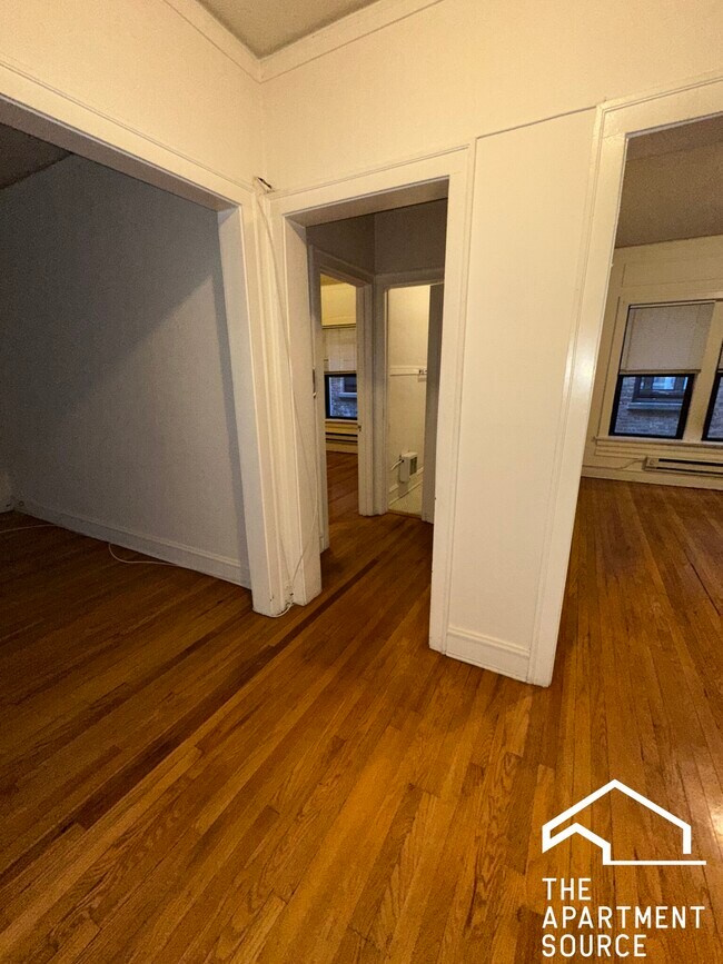 Building Photo - 1307 Oak Ave