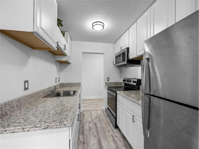 Building Photo - 4407 Wilshire Blvd