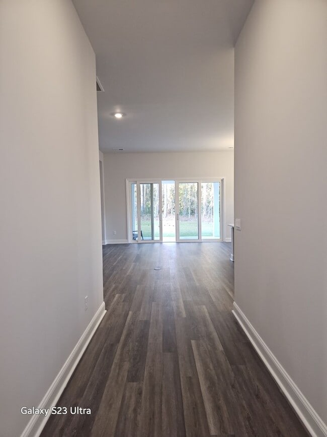 Building Photo - Live the Dream: Luxury Golf Course Living Awaits!