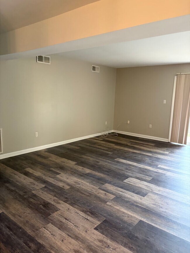Building Photo - REMODELED NW RALEIGH 3 BEDROOM CONDO IN MARTINIQUE--SWIMMING POOL- UPDATED PRIMARY BATHROOM