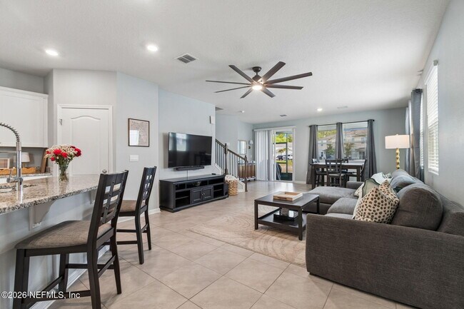 Building Photo - 49 Pasadena Dr