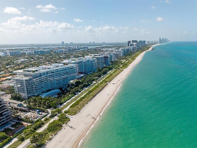 Building Photo - 9001 Collins Ave