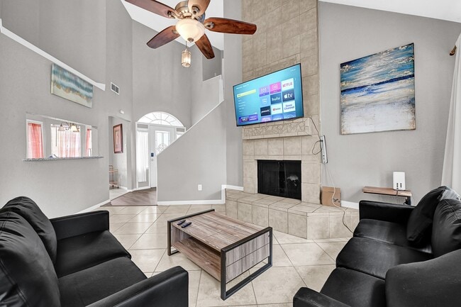 Building Photo - 4510 Beechcraft St