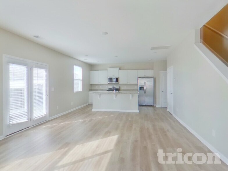 Building Photo - 753 Prominence Rd