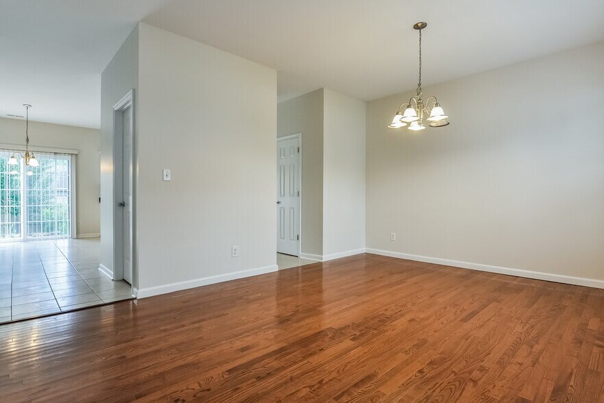 Building Photo - 407 Morganite Ct
