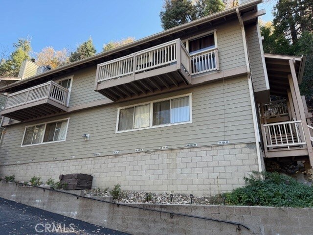 Building Photo - 301 Canyon Crest Ln