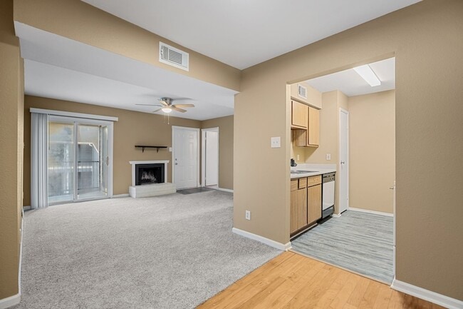 Building Photo - 18515 Egret Bay Blvd