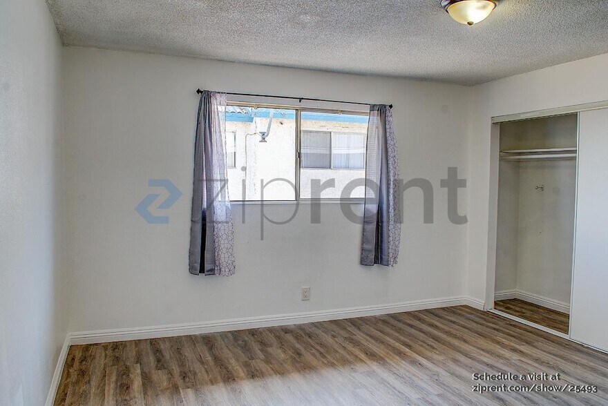 Building Photo - Unit 8
