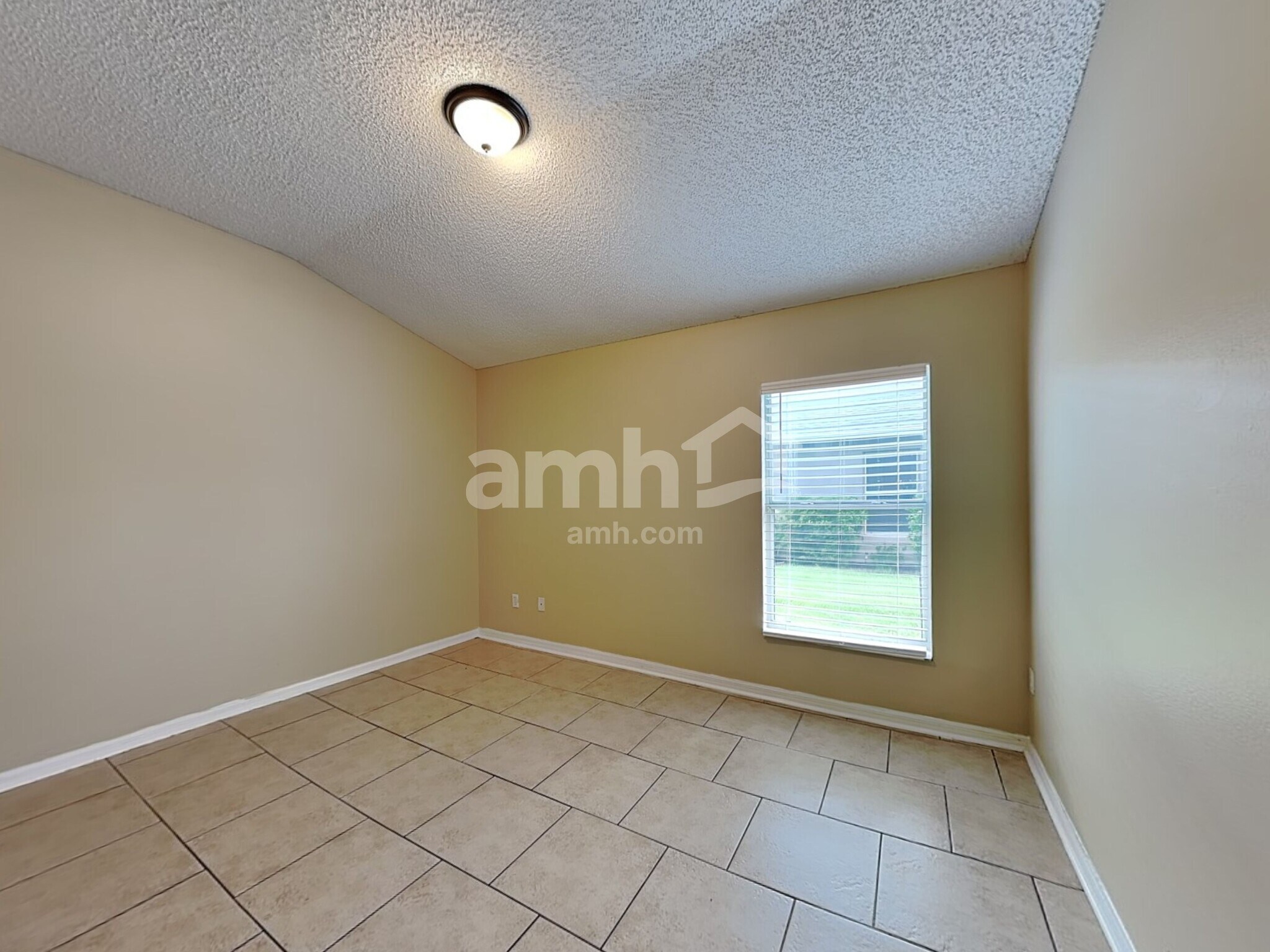 Building Photo - 1658 Silk Tree Cir