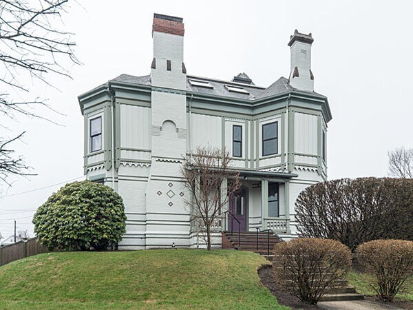 Building Photo - 836 Belmont St