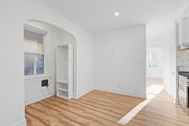 Building Photo - 5 Lienau Pl