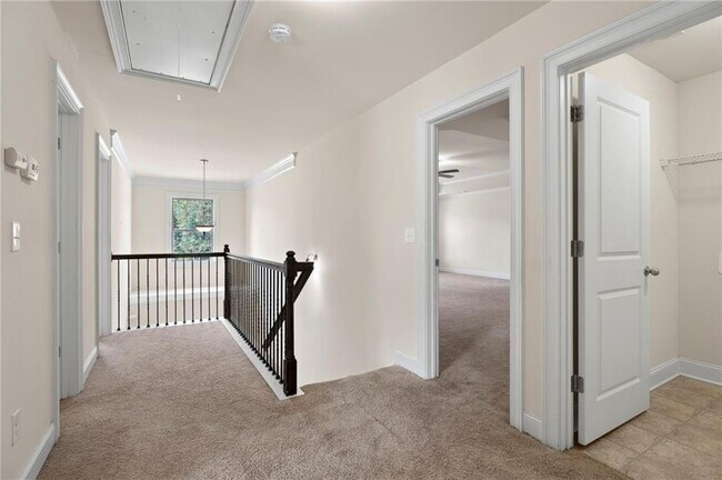 Building Photo - 165 Regency Pl