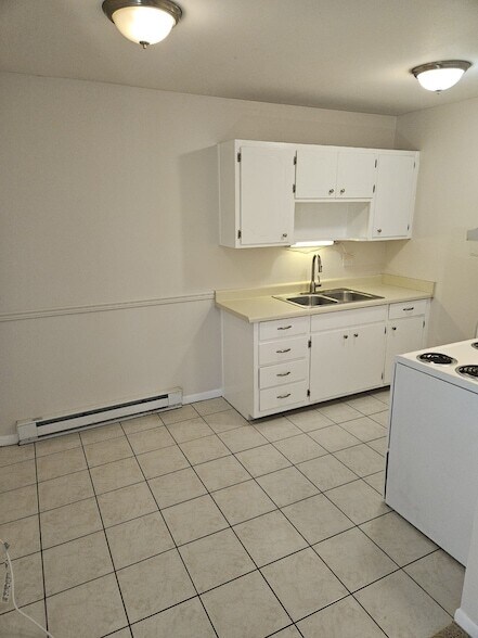 Building Photo - 2601 Hillsboro Pike