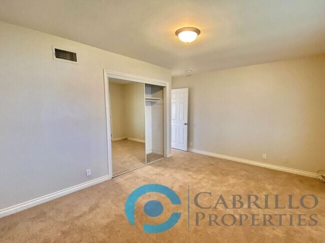 Building Photo - 1115 Flamingo Avenue