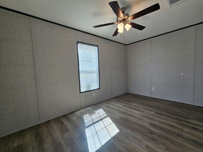 Building Photo - 1057 Myakka Dr